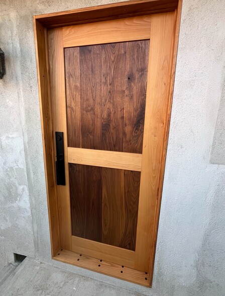 Building Photo - 3547 E Green St