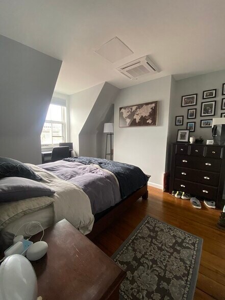 Building Photo - 63 Marlborough St