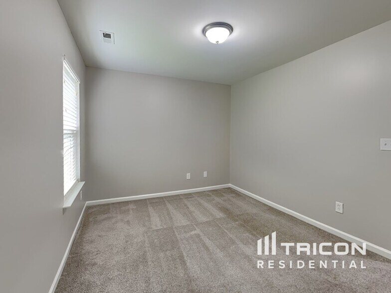 Building Photo - 3644 Catawba Creek Dr