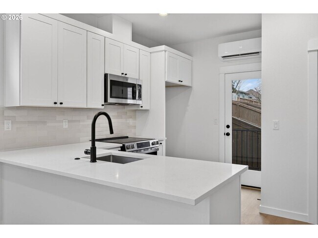 Building Photo - 4077 SW McKinley St