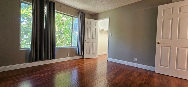 Building Photo - 2010 18th St