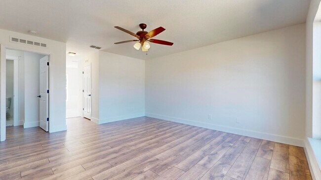 Building Photo - 2056 SW Grant Ave