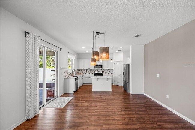 Building Photo - 2813 Shelburne Way