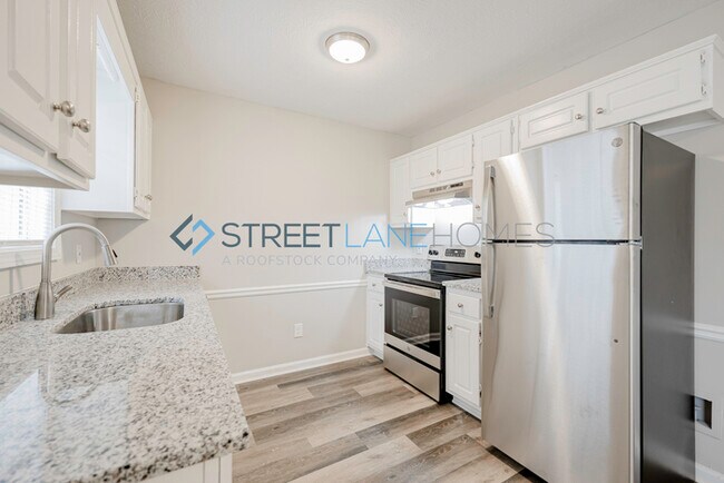 Building Photo - NOW OFFERING $250 OFF FIRST FULL MONTH IF ...