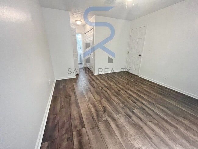 Building Photo - 5802 Trent Walk Dr