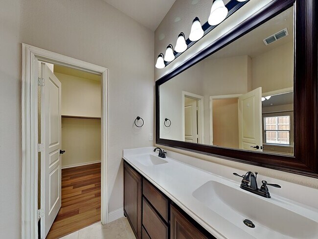 Building Photo - 1517 Yellowthroat Dr