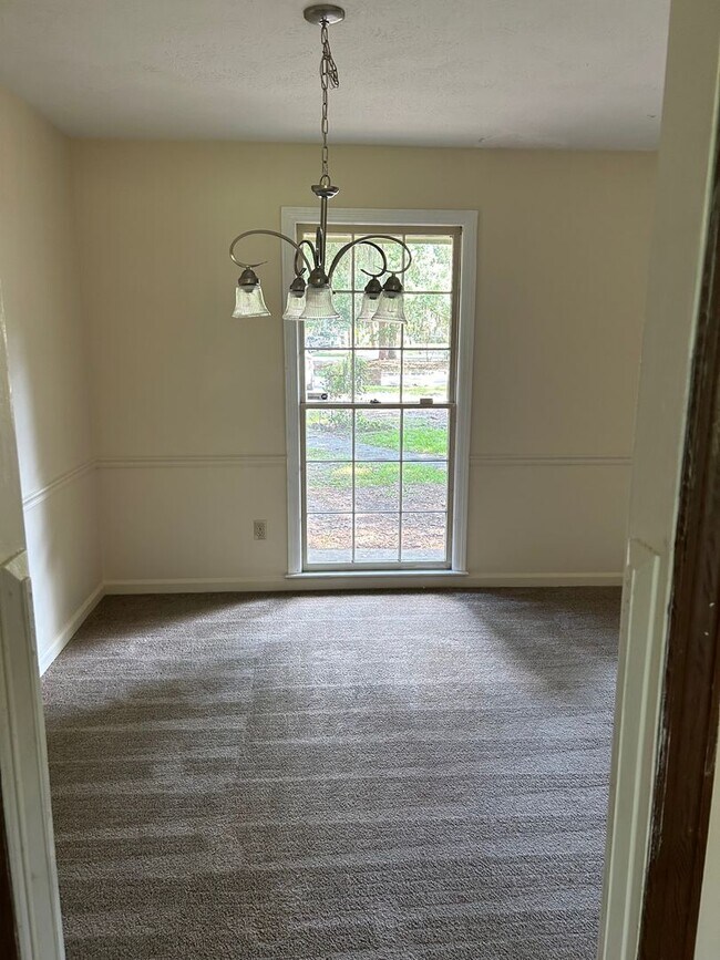 Building Photo - Southside Savannah -Windsor Forest West