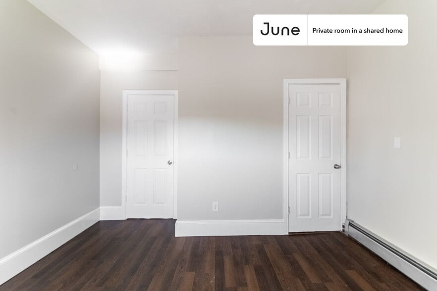 Building Photo - Room in Shared 4 bed/1.5 bath home