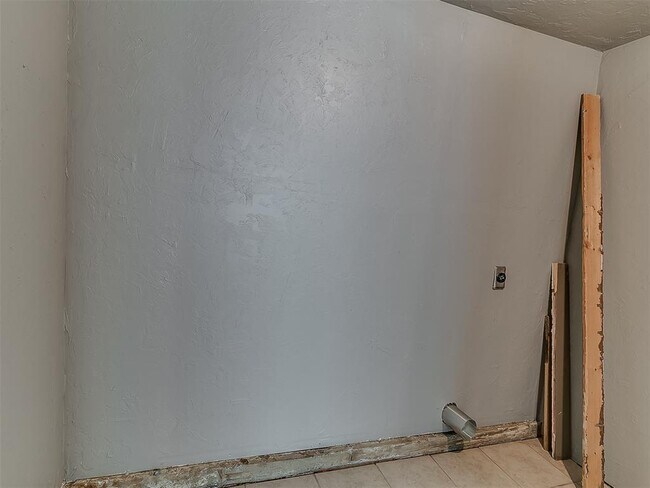 Building Photo - 4209 NE 19th St