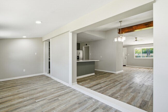 Building Photo - 12433 Deerfield Rd