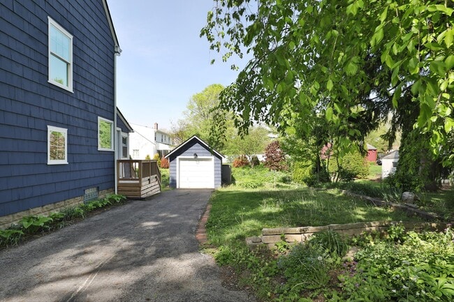 Building Photo - 125 S Knox St