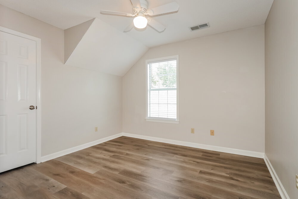 Building Photo - 4077 Course View Dr