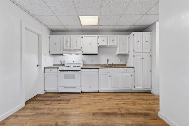 Building Photo - 42 Almont St