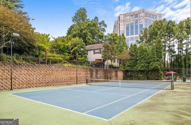 Building Photo - 1250 Parkwood Cir SE