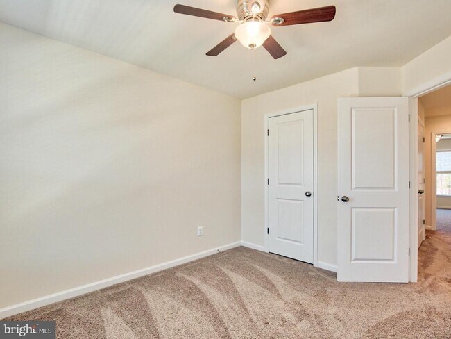 Building Photo - 127 Keller Ct