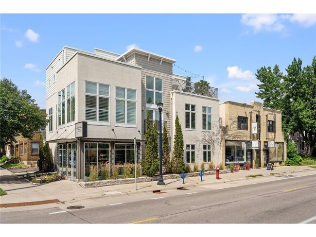 Building Photo - 3521 Girard Ave S