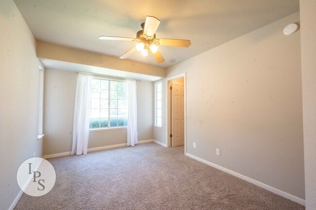 Building Photo - North Fresno Home, 3BR/2BA, Built 1991 – w...