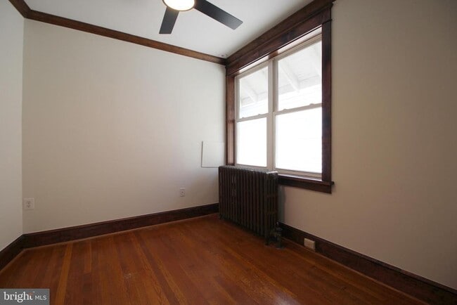 Building Photo - 2417 Otis St NE