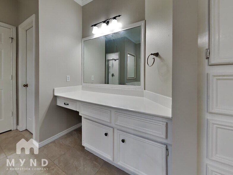 Building Photo - 14226 Reissen Ln