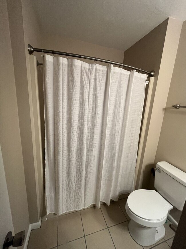 Building Photo - Updated 2BR/1.5BA Townhome w/ Office + Garage