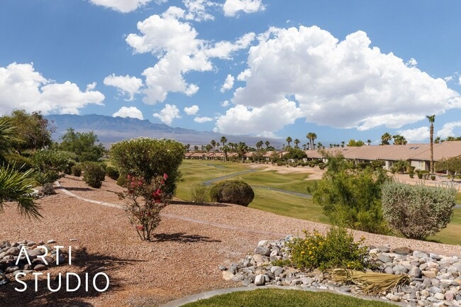 Building Photo - Welcome to your dream home located in the ...
