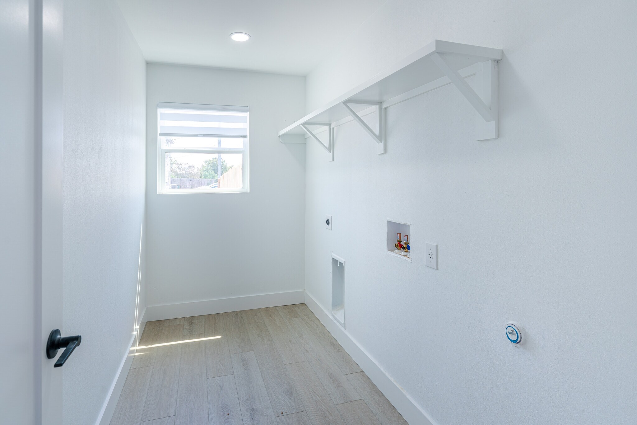 Building Photo - 1142 Mansell Ave