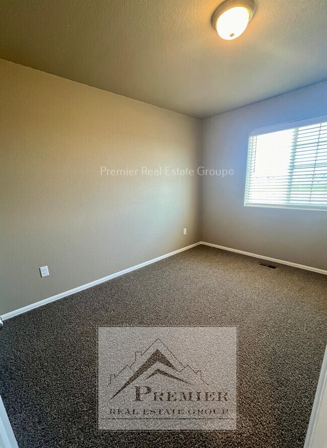 Building Photo - 7614 Spruce Pne Grv