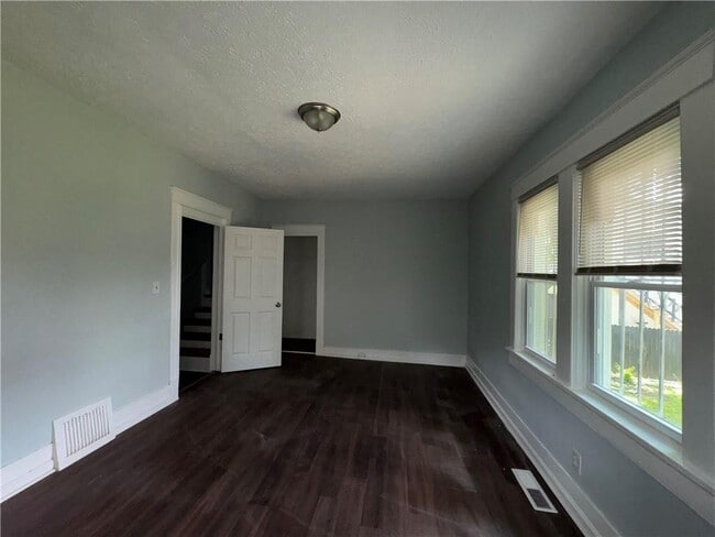 Building Photo - 1462 Lucile Ave SW