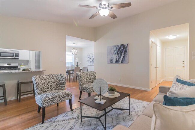 Building Photo - 10102 Missel Thrush Dr