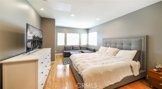 Building Photo - 2168 Lemoyne St