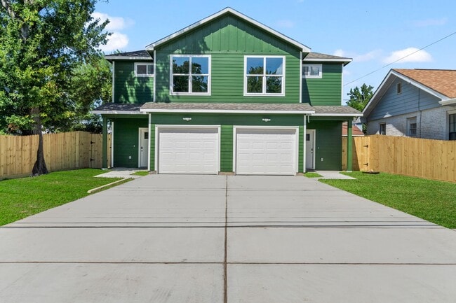 Building Photo - 404 Forest Hill Blvd