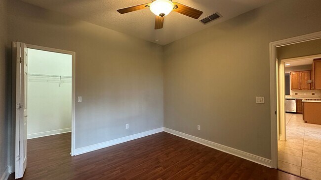 Building Photo - 418 Brentwood Club Cove