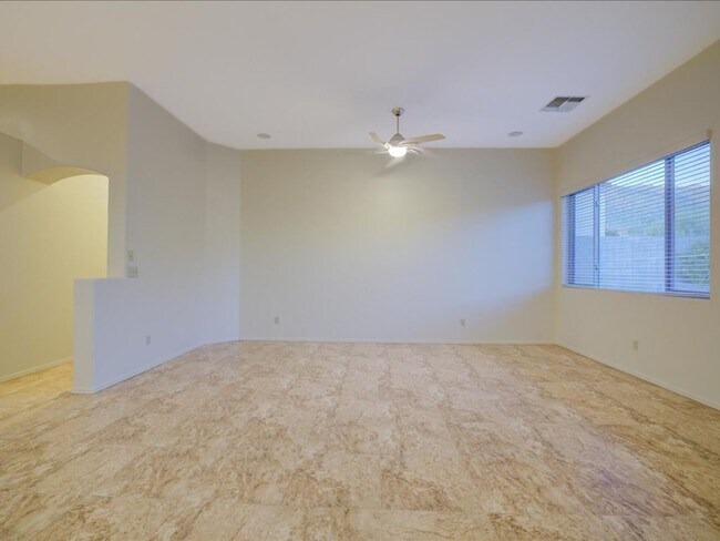 Building Photo - 3 Bedroom 2 Bathroom + Den   Gated Communi...