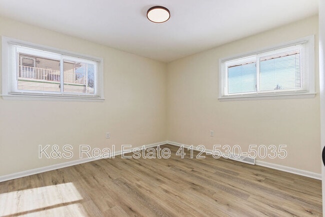 Building Photo - 1020 Grove St