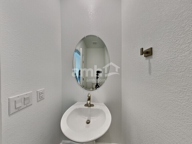 Building Photo - 4840 Blushing Star St