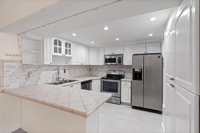 Building Photo - 6907 SW 115th Pl