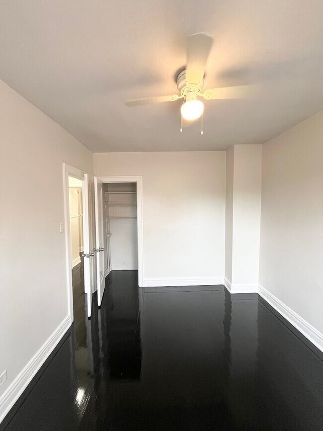 Building Photo - 4126 W 24th Pl