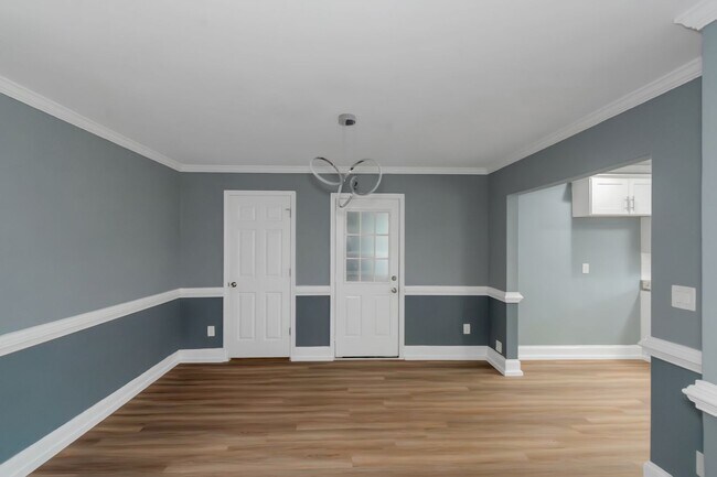 Building Photo - WELCOME HOME!