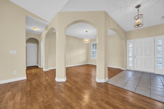 Building Photo - 101 Zinnia Dr