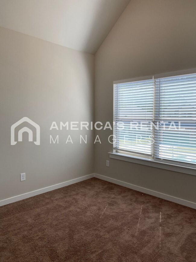 Building Photo - 7953 St.James Dr