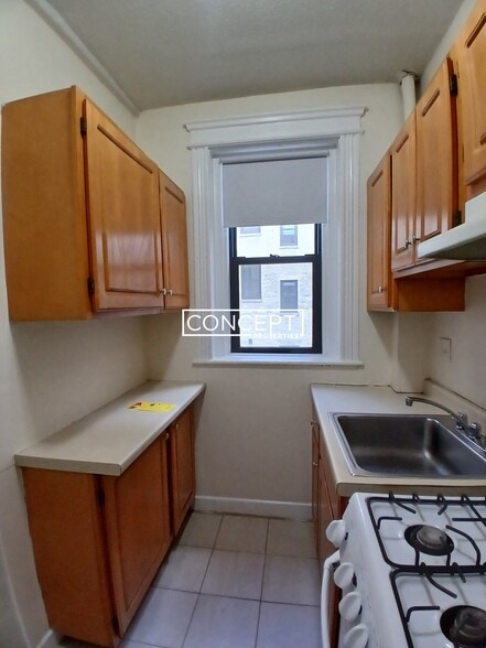 Building Photo - 1156 Commonwealth Ave