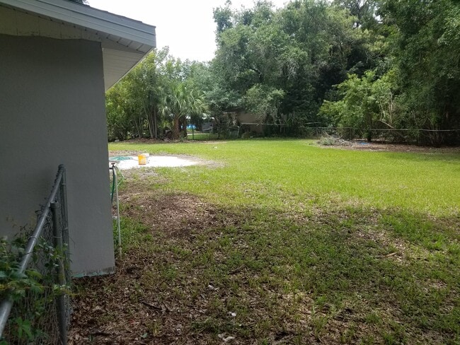 Building Photo - 1195 Green Ave