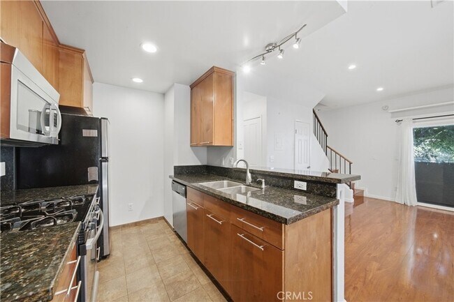 Building Photo - 1554 N Hobart Blvd