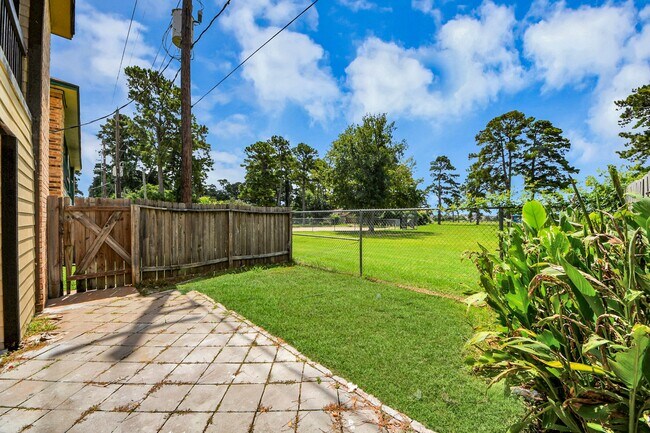 Building Photo - 13603 Ravensway Dr