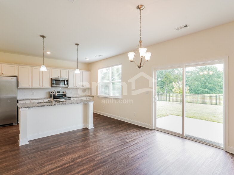 Building Photo - 4817 Chutney Dr