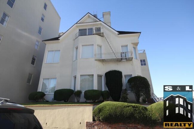 Building Photo - bedroom in San Francisco CA 94115