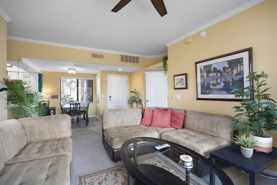 Building Photo - 10401 N Saguaro Blvd