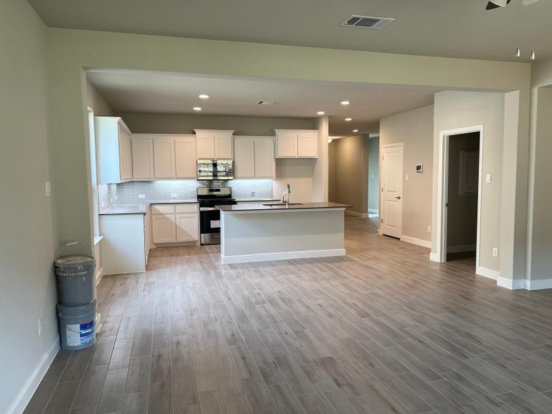 Building Photo - 11501 Adare Dr