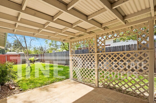 Building Photo - 2616 Luveta Way