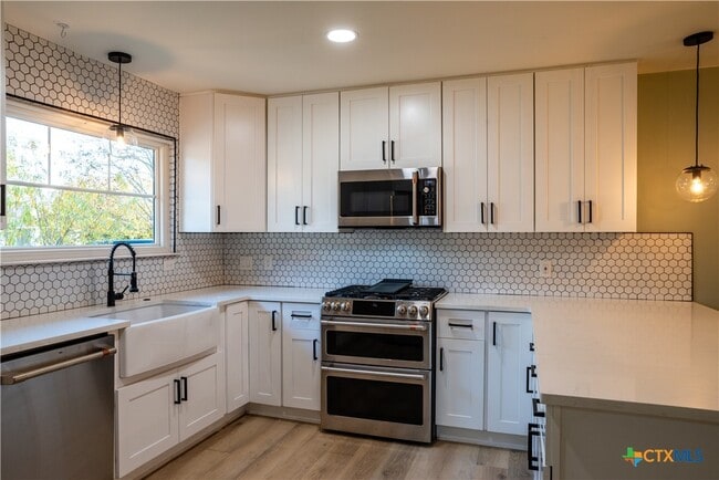 Building Photo - 9828 Briar Ridge Dr